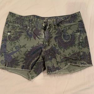American eagle paisley shorts